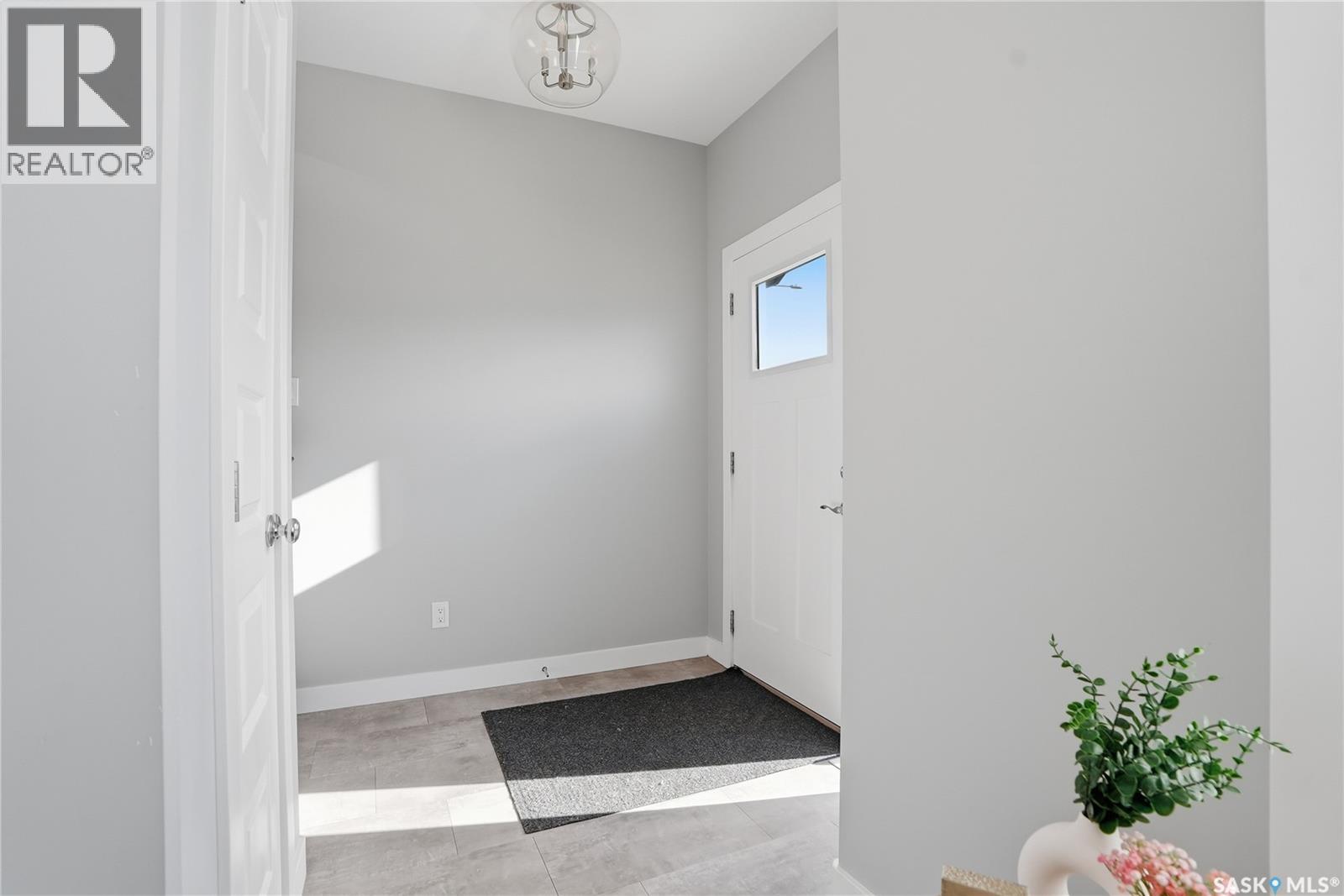 677 Feheregyhazi Boulevard, Saskatoon, Saskatchewan  S7W 0Z4 - Photo 4 - SK021747