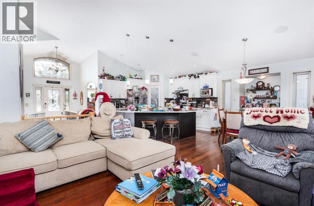 6608 31 Avenue S, Camrose, Alberta  T4V 5a2 - Photo 3 - A2269465