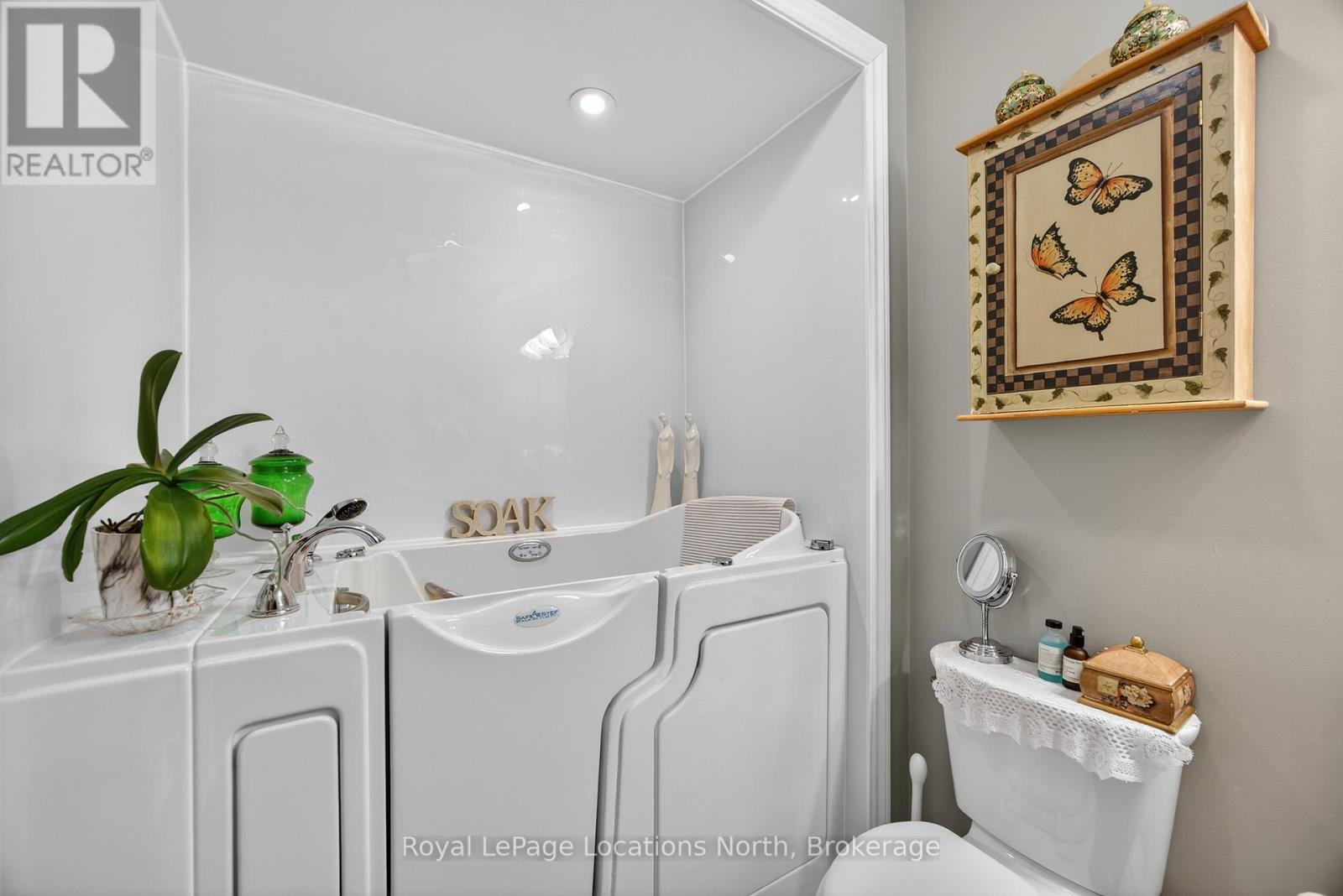 19 Chestnut Lane, Wasaga Beach, Ontario  L9Z 0G4 - Photo 22 - S12523074