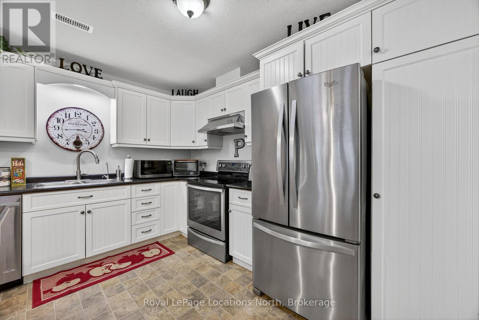 19 Chestnut Lane, Wasaga Beach, Ontario  L9Z 0G4 - Photo 10 - S12523074