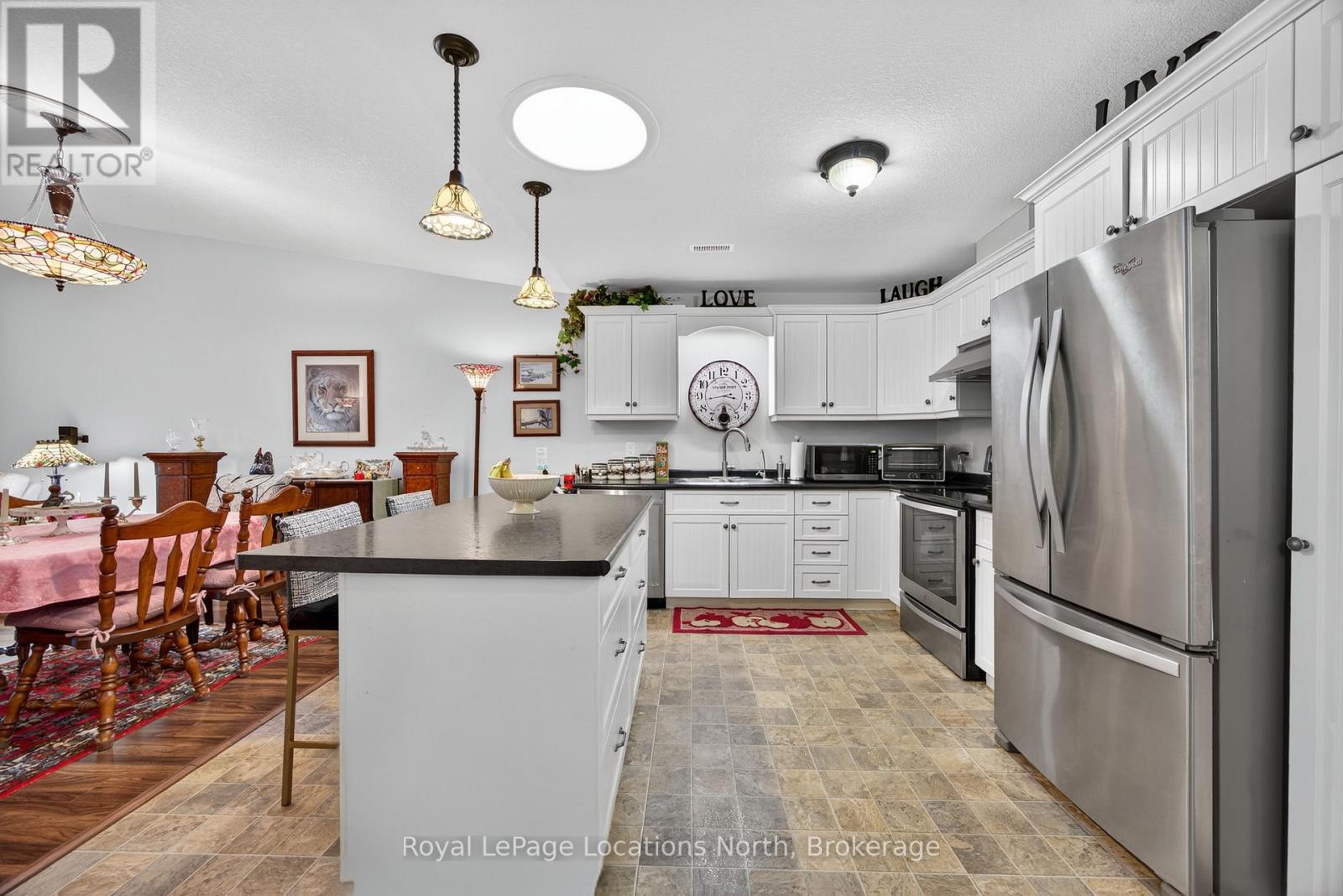 19 Chestnut Lane, Wasaga Beach, Ontario  L9Z 0G4 - Photo 9 - S12523074