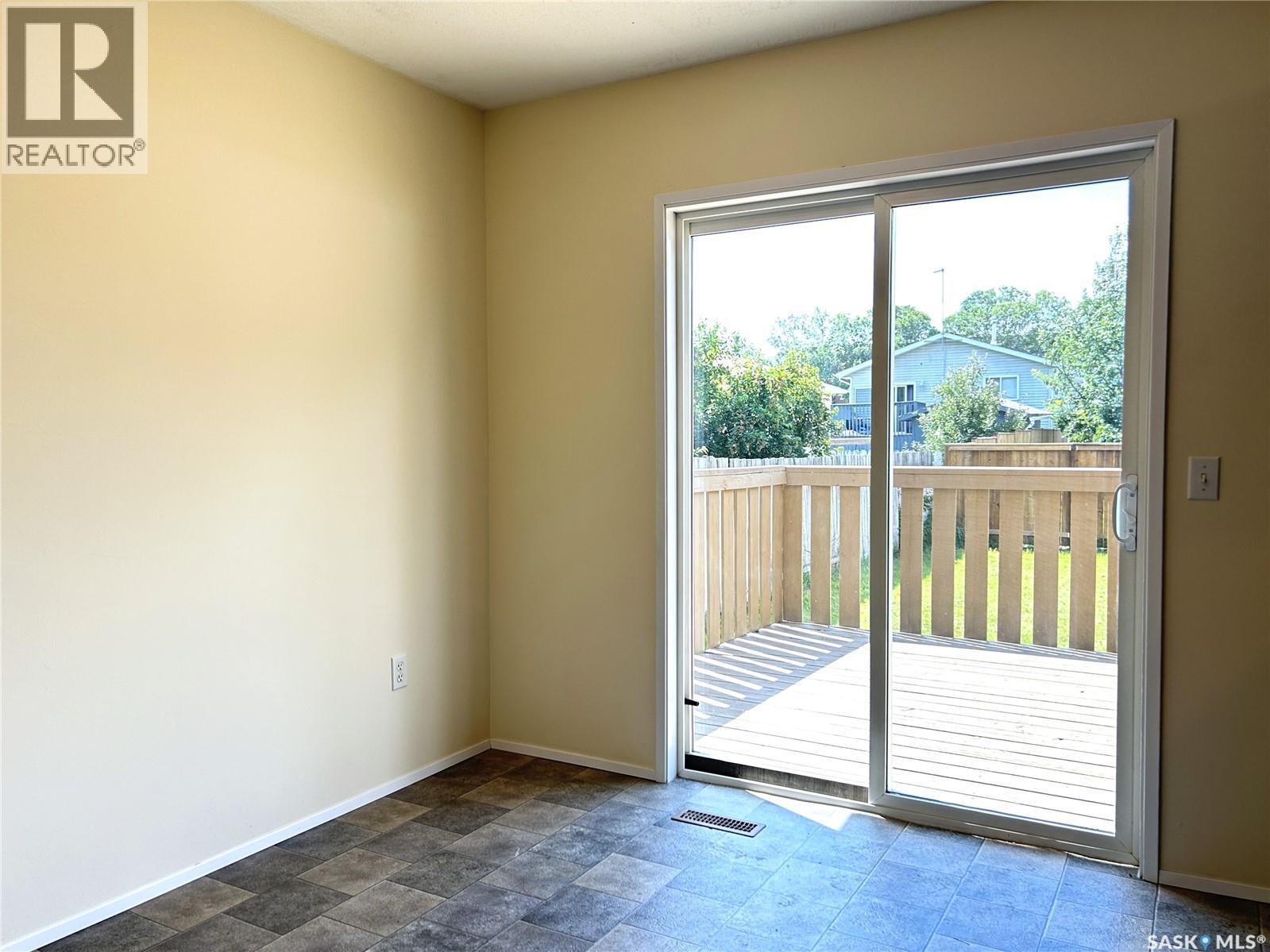 242 Lochrie Crescent, Saskatoon, Saskatchewan  S7M 5E4 - Photo 11 - SK023677