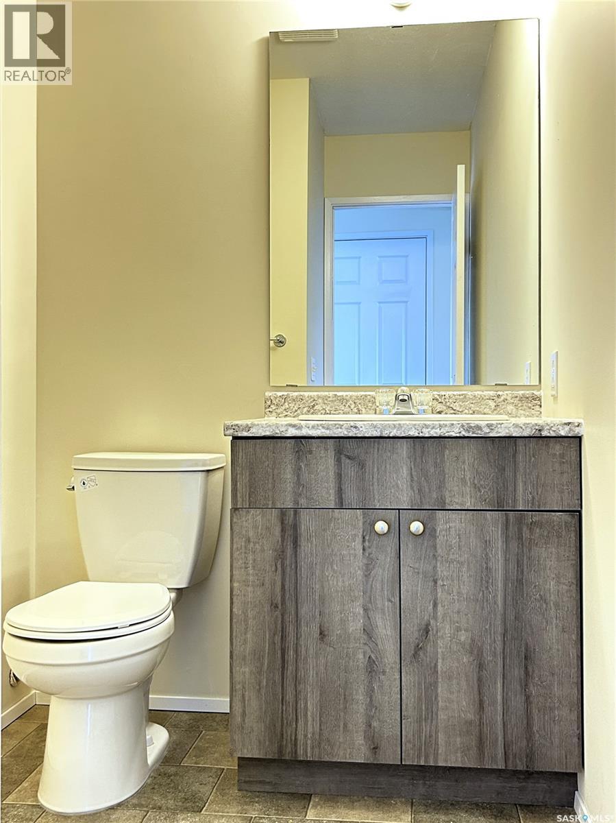 242 Lochrie Crescent, Saskatoon, Saskatchewan  S7M 5E4 - Photo 5 - SK023677