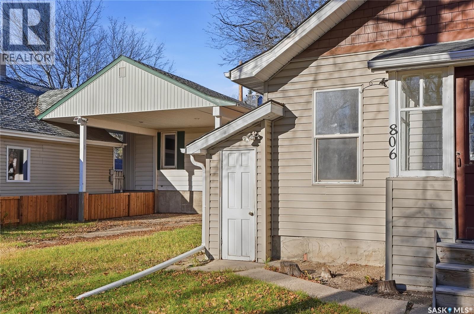 806 31st Street W, Saskatoon, Saskatchewan  S7L 0R8 - Photo 3 - SK023671