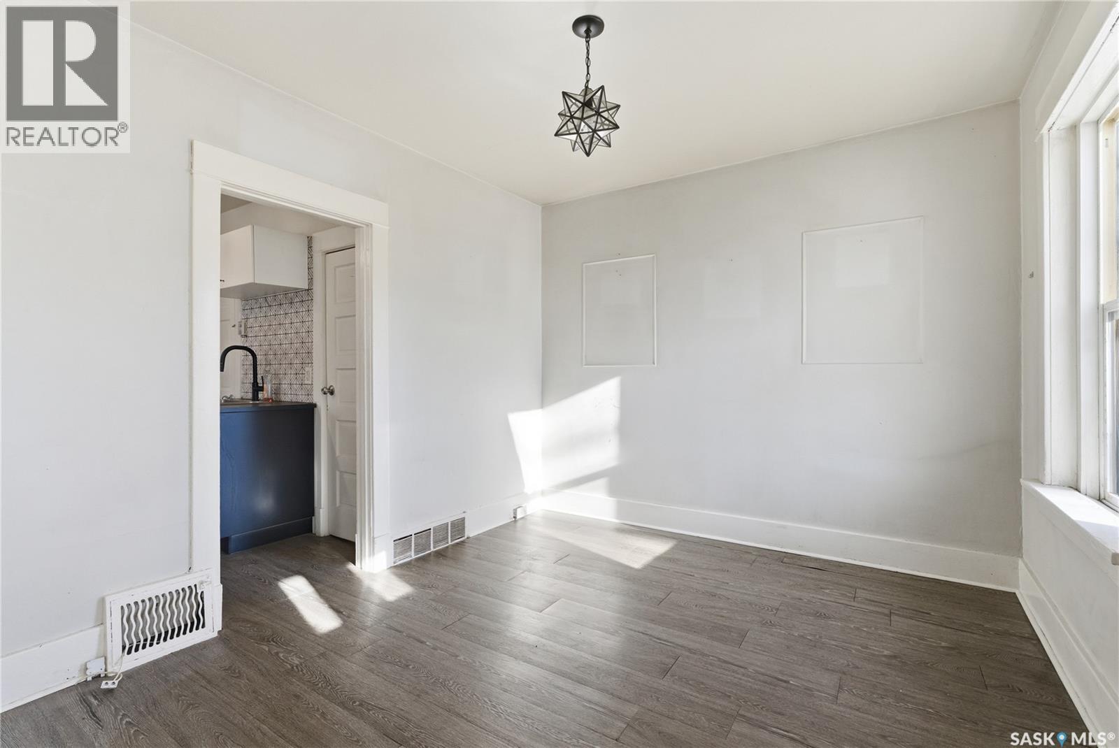 806 31st Street W, Saskatoon, Saskatchewan  S7L 0R8 - Photo 6 - SK023671