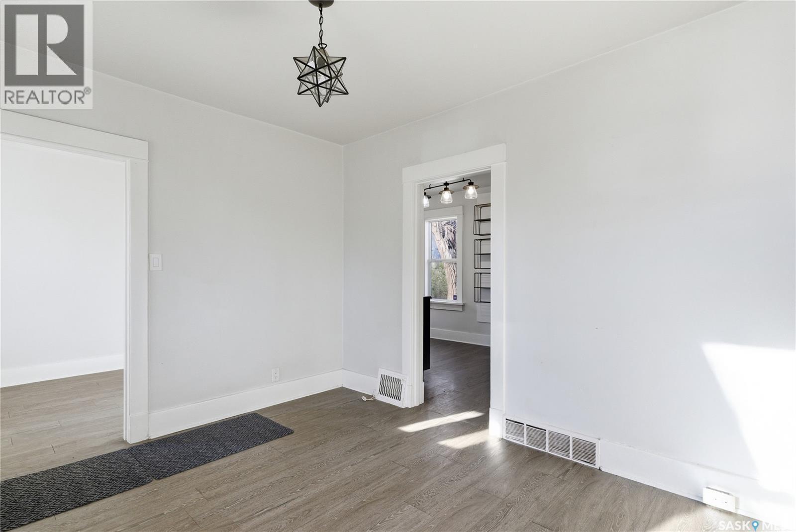 806 31st Street W, Saskatoon, Saskatchewan  S7L 0R8 - Photo 7 - SK023671