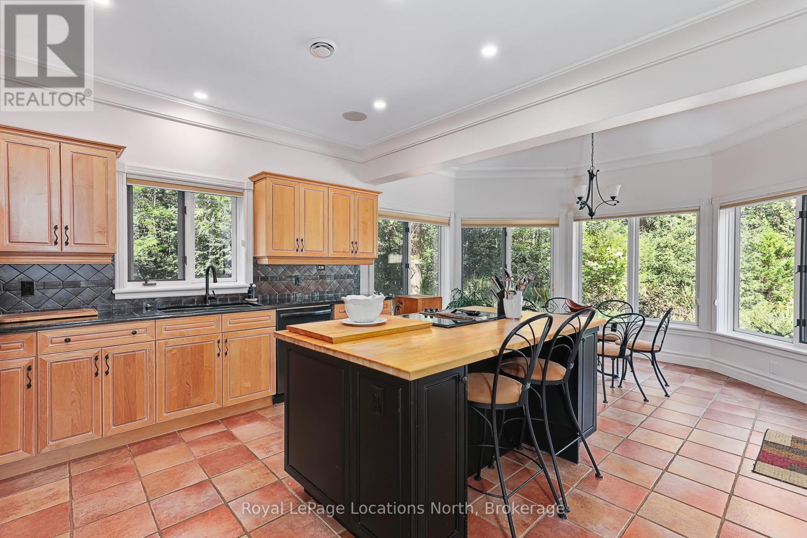 6 Alpine Court, Collingwood, Ontario  L9Y 4W7 - Photo 15 - S12523282