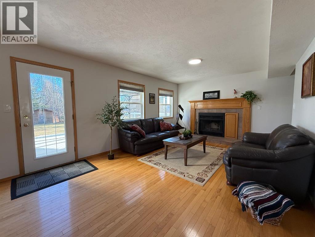 4425 Silverwood Crescent, High Prairie, Alberta  T0G 1E0 - Photo 6 - A2269128