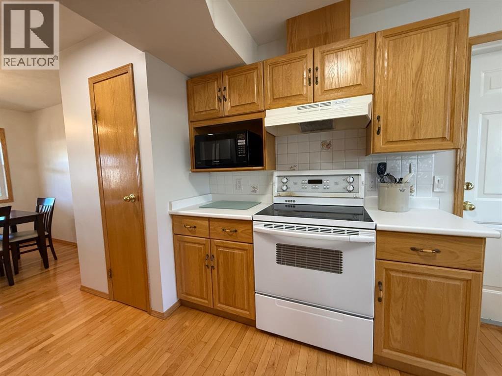 4425 Silverwood Crescent, High Prairie, Alberta  T0G 1E0 - Photo 8 - A2269128