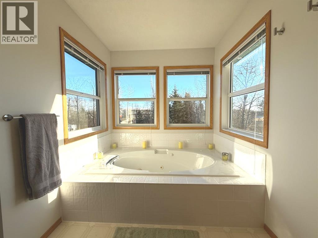 4425 Silverwood Crescent, High Prairie, Alberta  T0G 1E0 - Photo 22 - A2269128