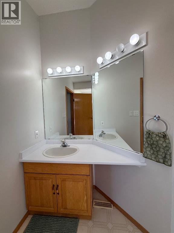 4425 Silverwood Crescent, High Prairie, Alberta  T0G 1E0 - Photo 24 - A2269128