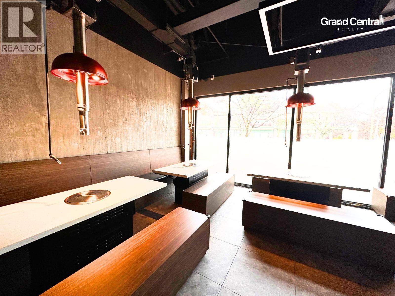 6 4300 Kingsway, Burnaby, British Columbia V5H 1Z8 - Photo 2 - C8073524