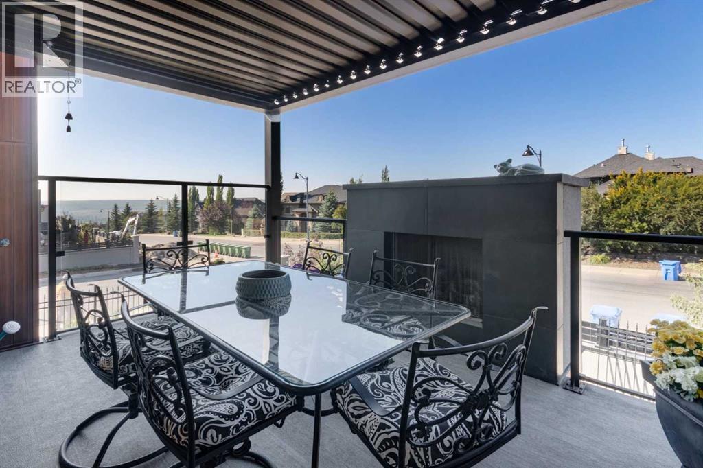 Property at 103 Elveden Court SW image 4