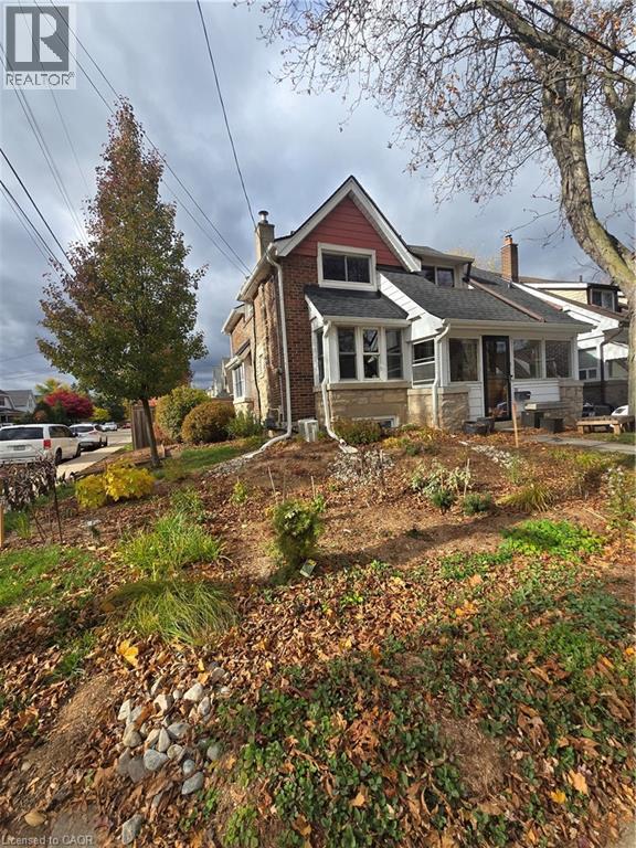 93 Paradise Road N, Hamilton, Ontario L8S 3S9 - Photo 3 - 40786027