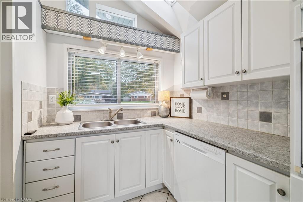 532 Elwood Road, Burlington, Ontario  L7N 3C7 - Photo 16 - 40786453