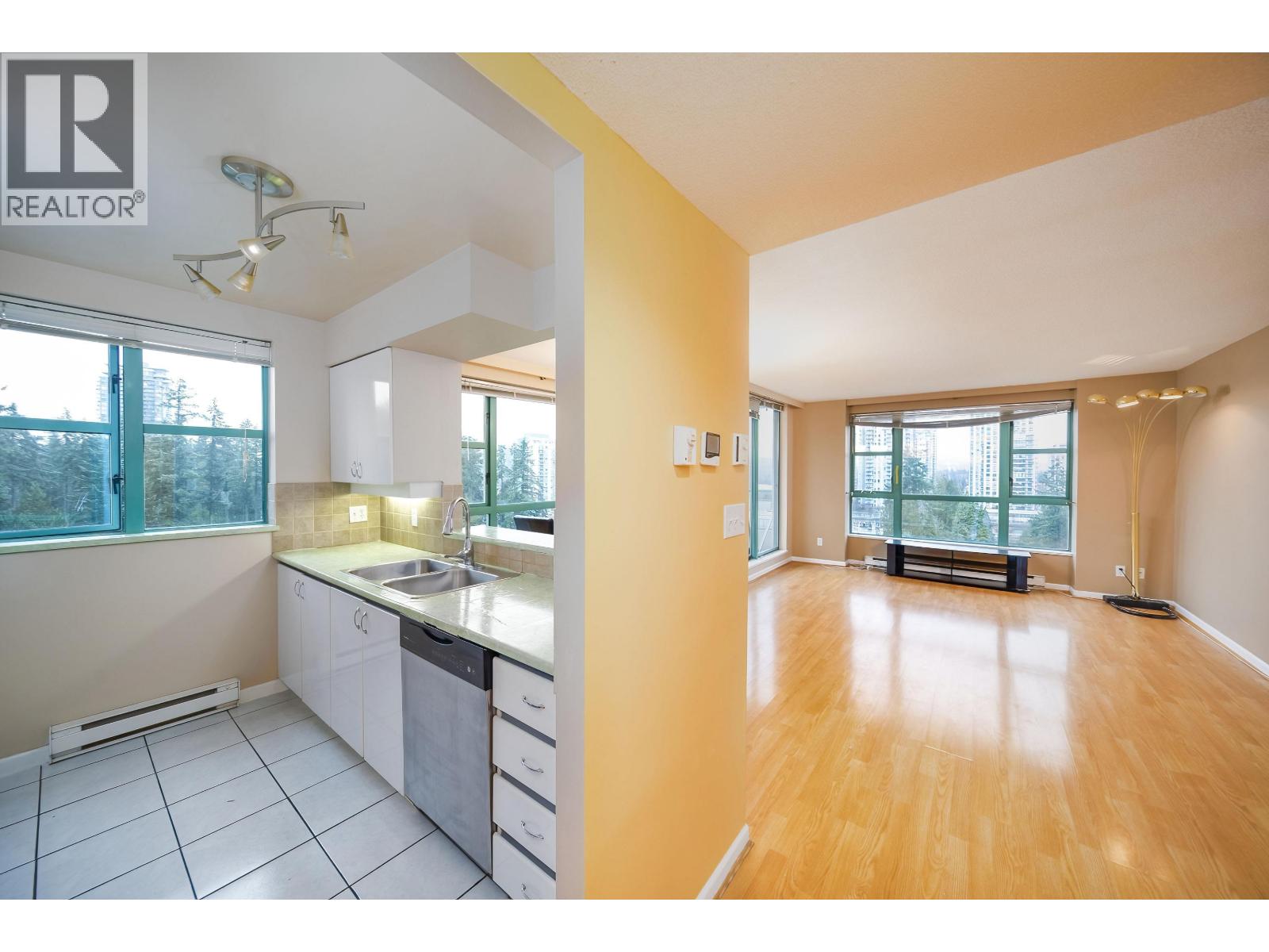 1203 3071 Glen Drive, Coquitlam, British Columbia  V3B 7R1 - Photo 12 - R3027459