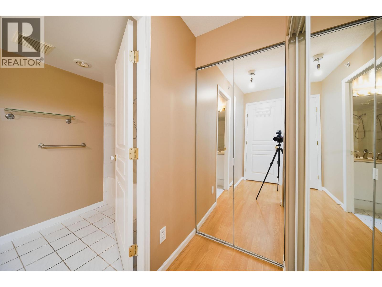 1203 3071 Glen Drive, Coquitlam, British Columbia  V3B 7R1 - Photo 23 - R3027459