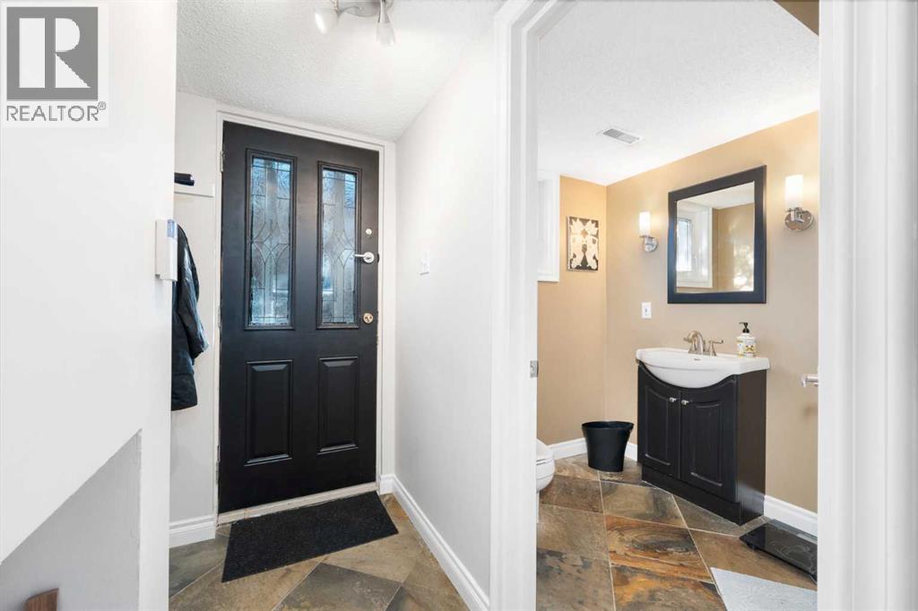 1043 32 Avenue Nw, Calgary, Alberta  T2K 0B3 - Photo 27 - A2267786