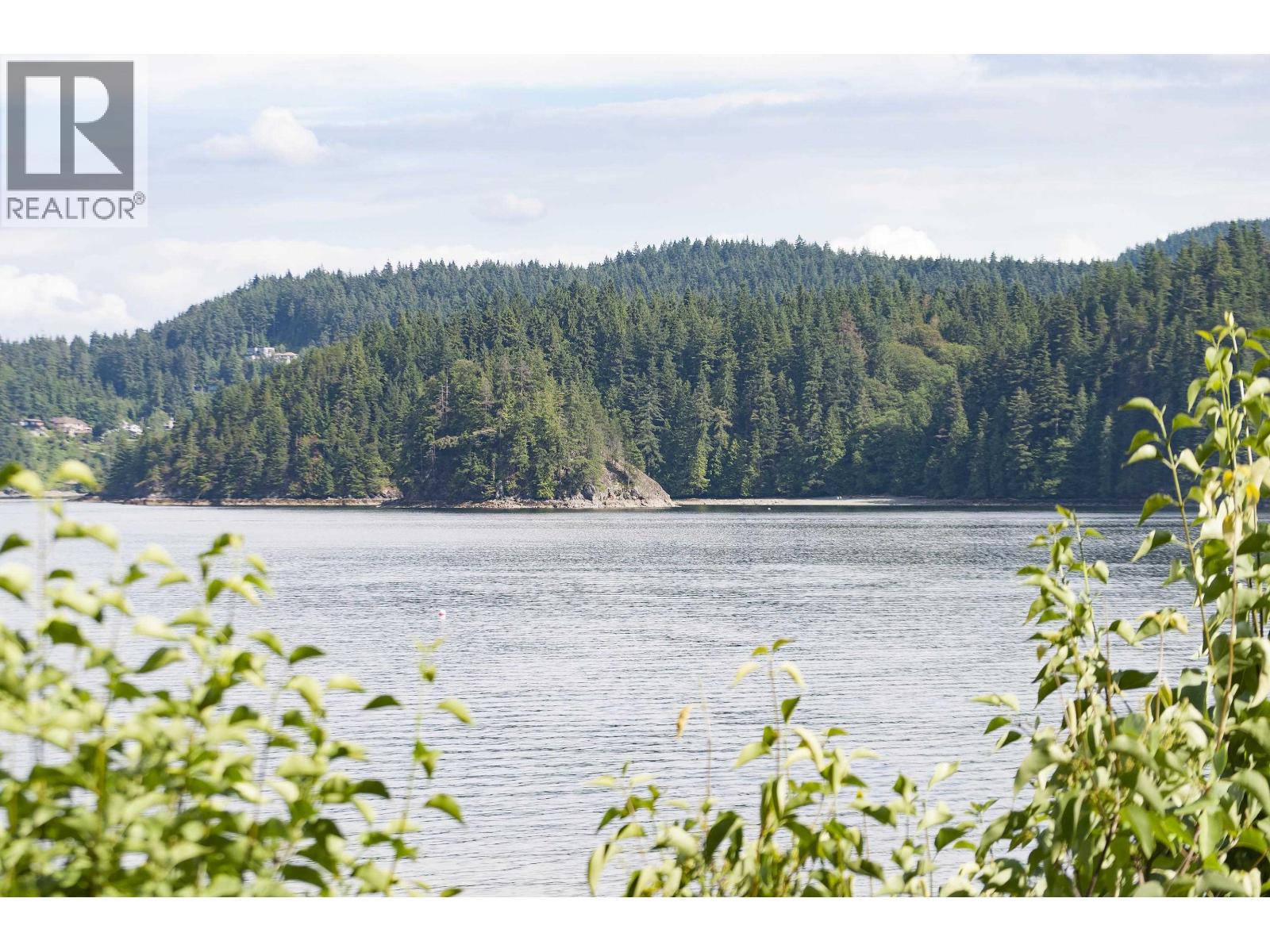 5293 Indian River Drive, North Vancouver, British Columbia  V7G 2T6 - Photo 3 - R3064496