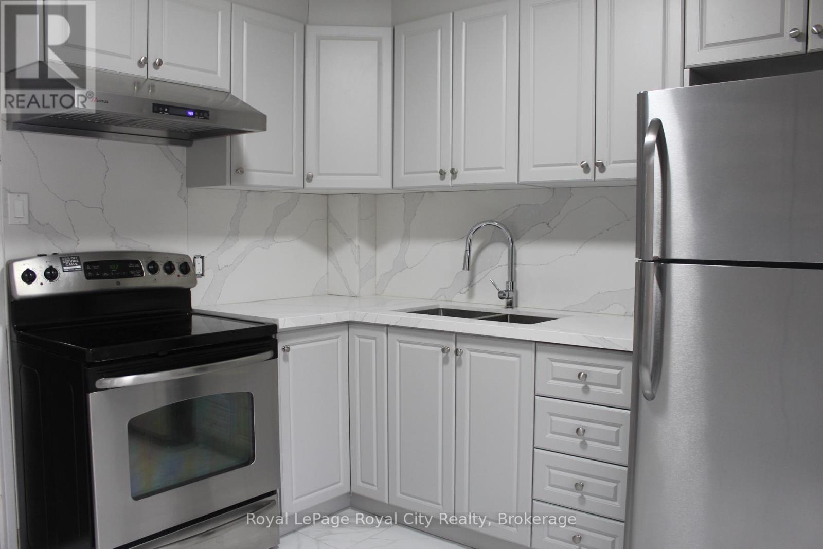 137 Jansen Avenue, Kitchener, Ontario  N2A 2L8 - Photo 10 - X12523396