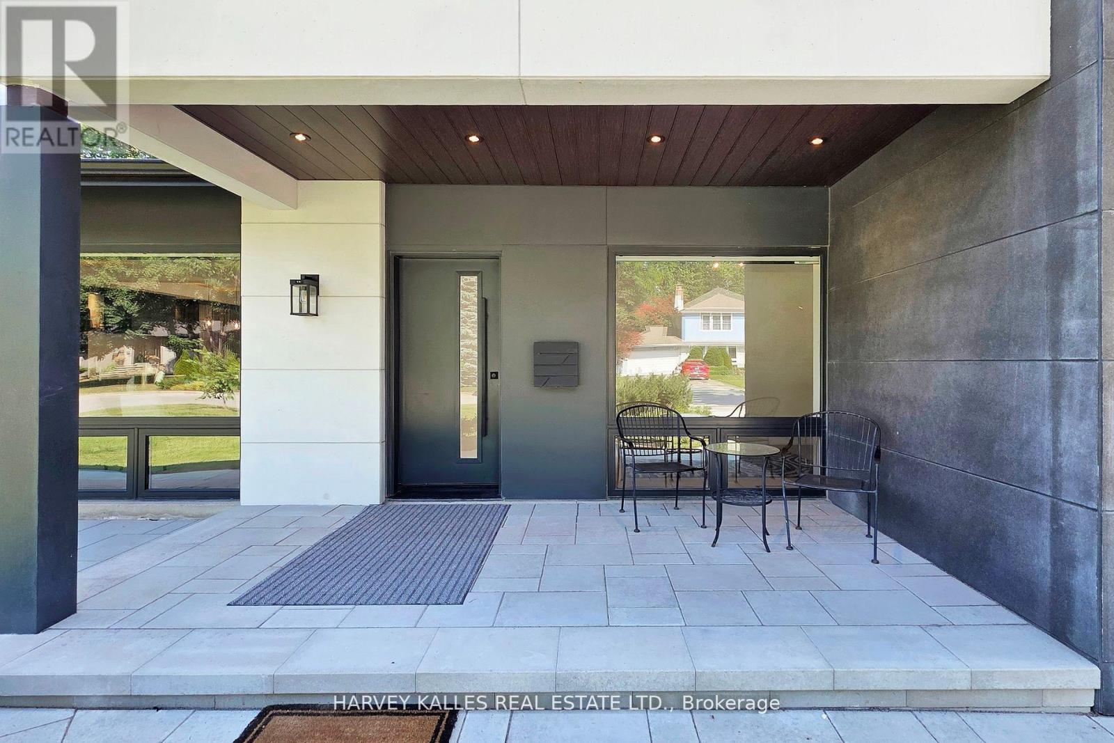 29 Parmbelle Crescent, Toronto, Ontario M3A 3G5 - Photo 2 - C12523122