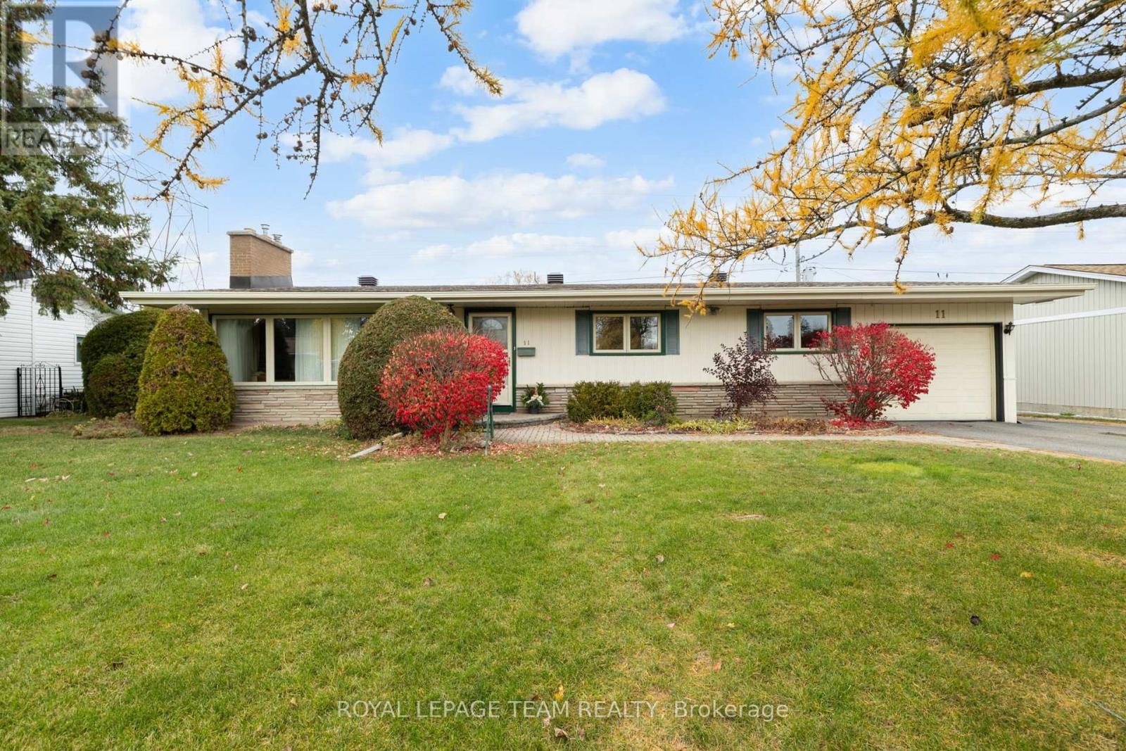 11 CHERRYWOOD DRIVE, Ottawa, Ontario