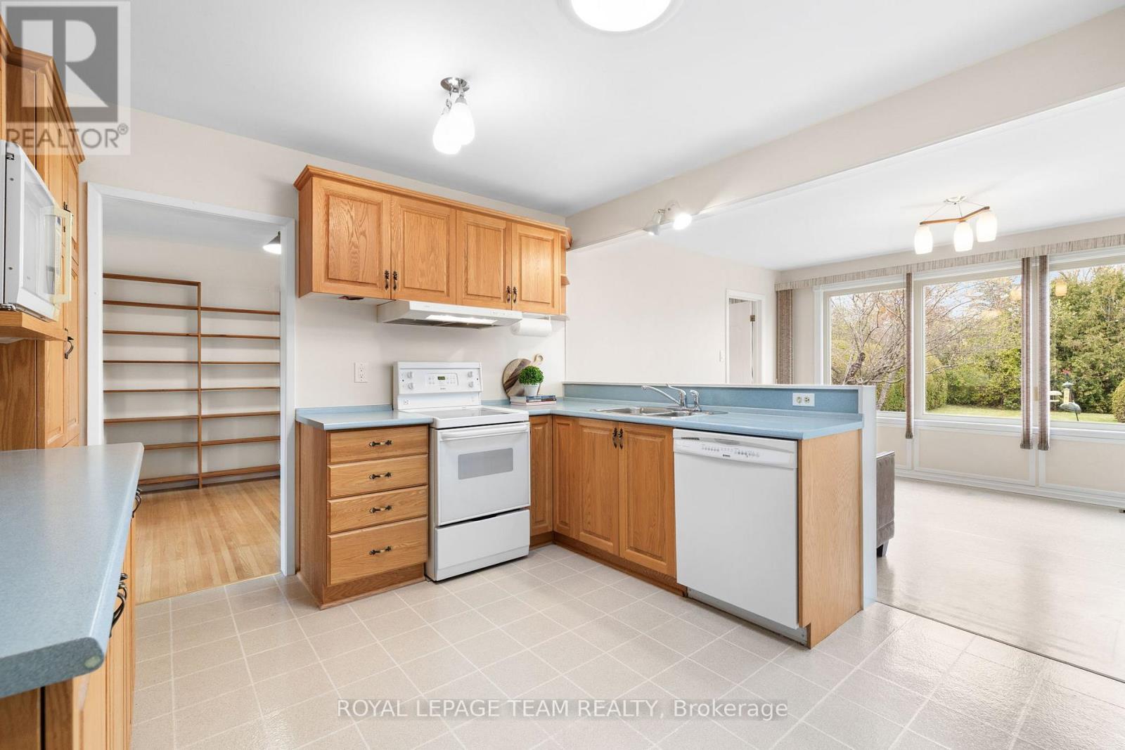 11 Cherrywood Drive, Ottawa, Ontario  K2H 6H1 - Photo 19 - X12523222