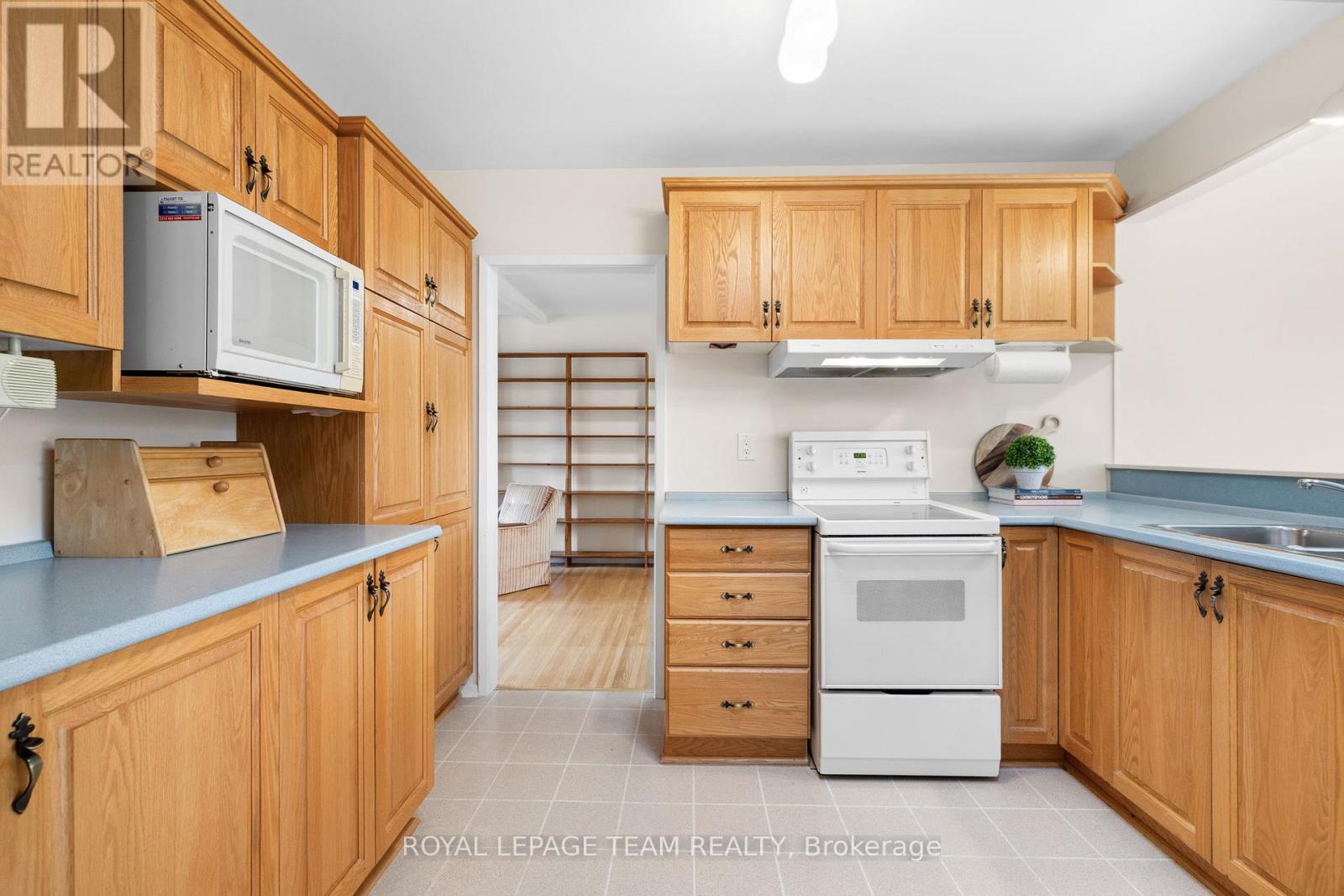 11 Cherrywood Drive, Ottawa, Ontario  K2H 6H1 - Photo 20 - X12523222