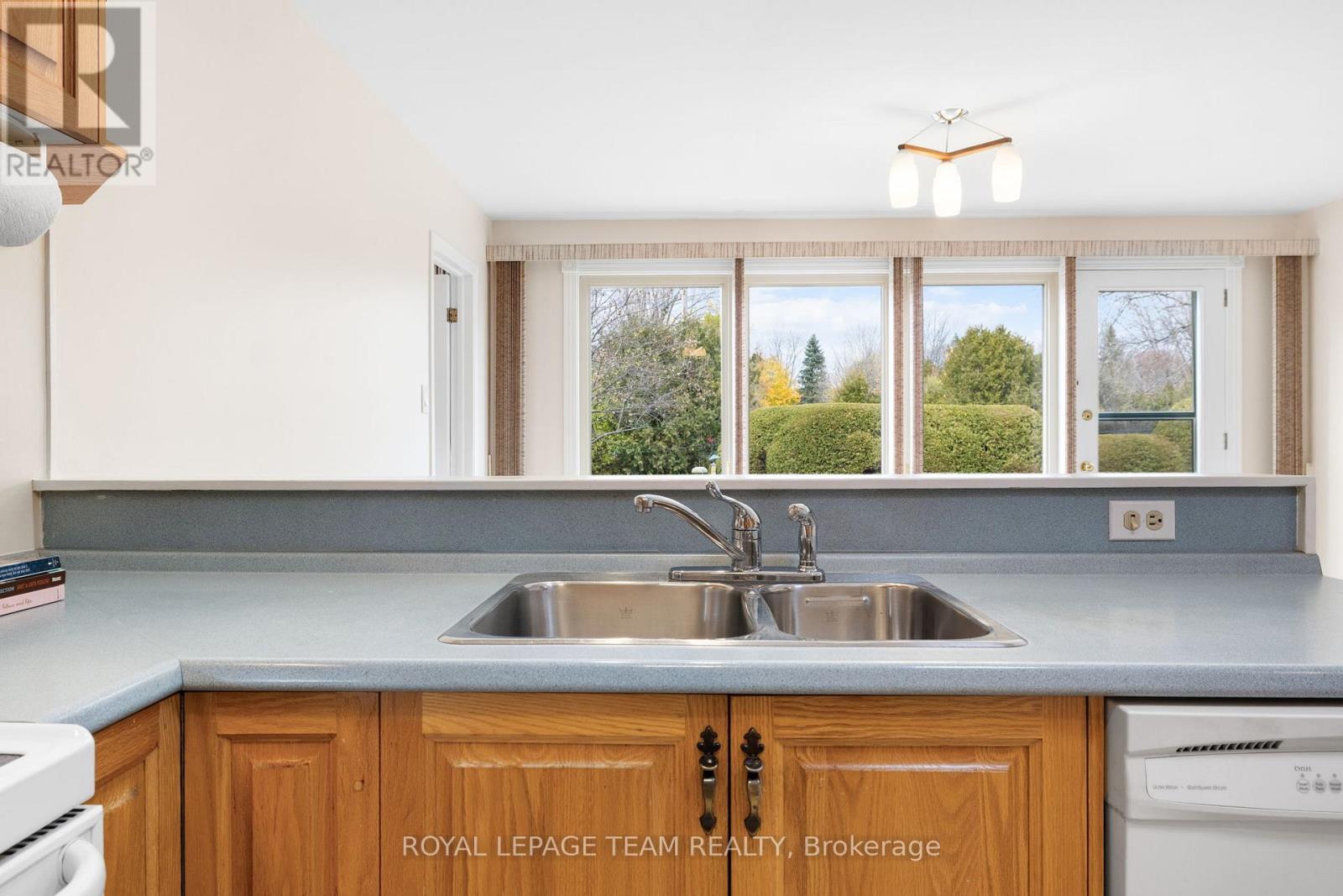 11 Cherrywood Drive, Ottawa, Ontario  K2H 6H1 - Photo 22 - X12523222