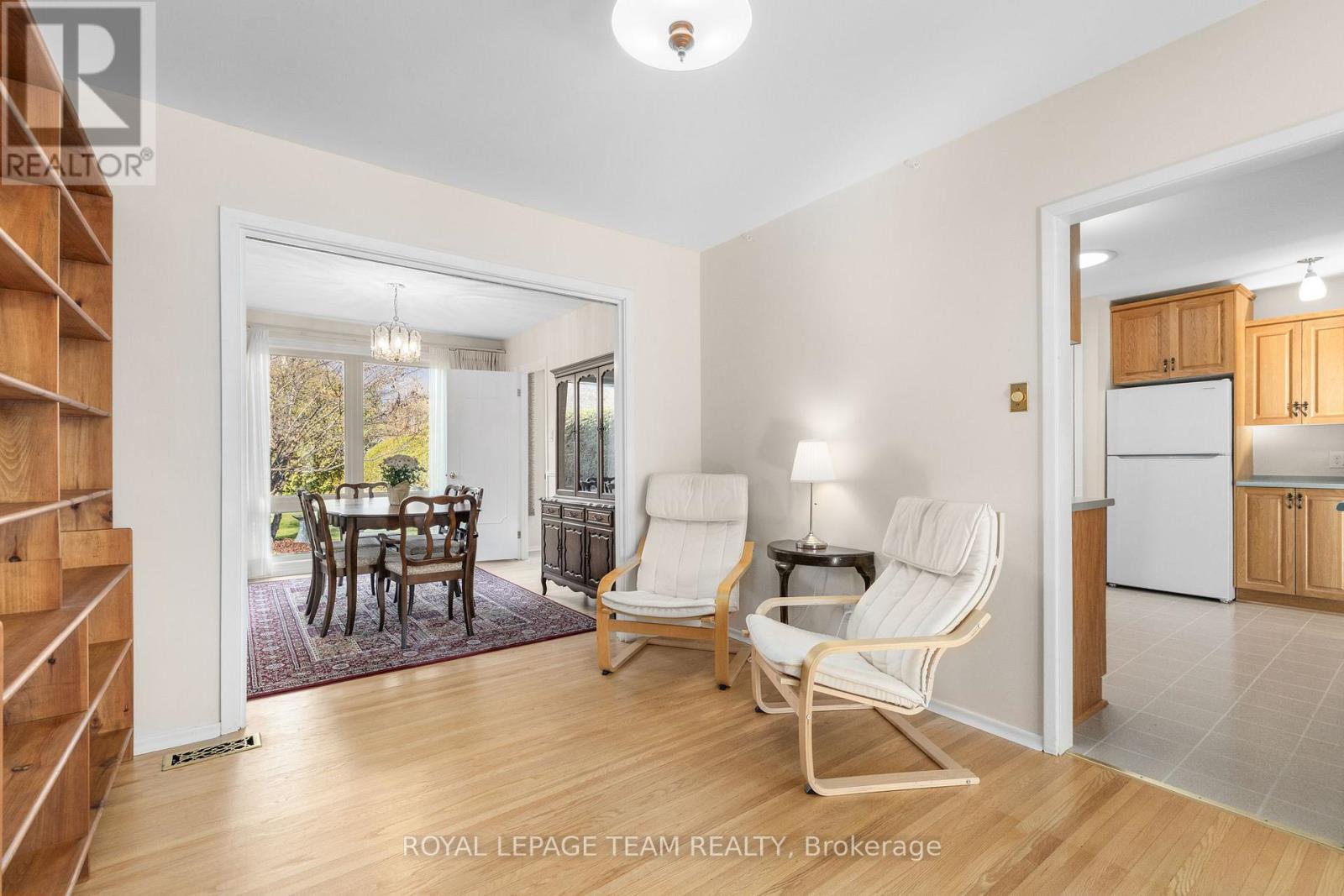 11 Cherrywood Drive, Ottawa, Ontario  K2H 6H1 - Photo 9 - X12523222