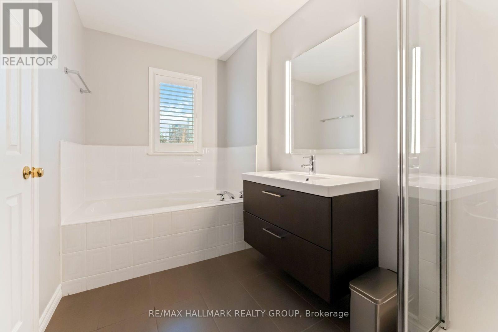 29 Maxton Private, Ottawa, Ontario  K1J 1J1 - Photo 15 - X12523248