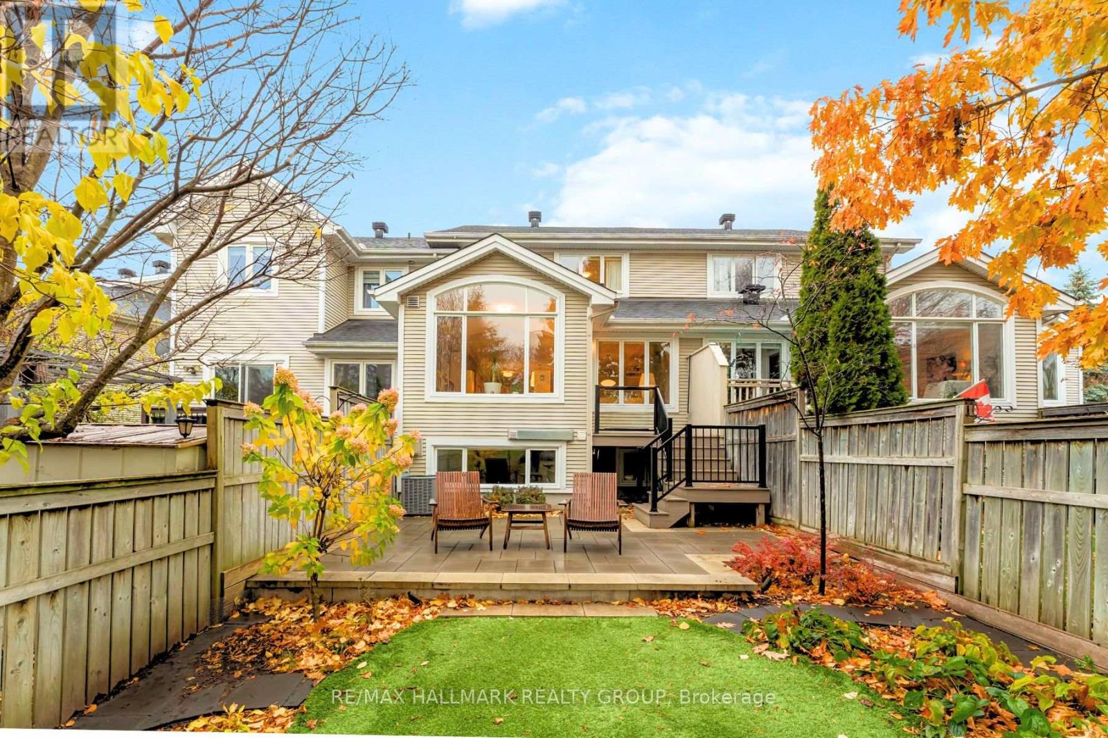 29 Maxton Private, Ottawa, Ontario  K1J 1J1 - Photo 2 - X12523248