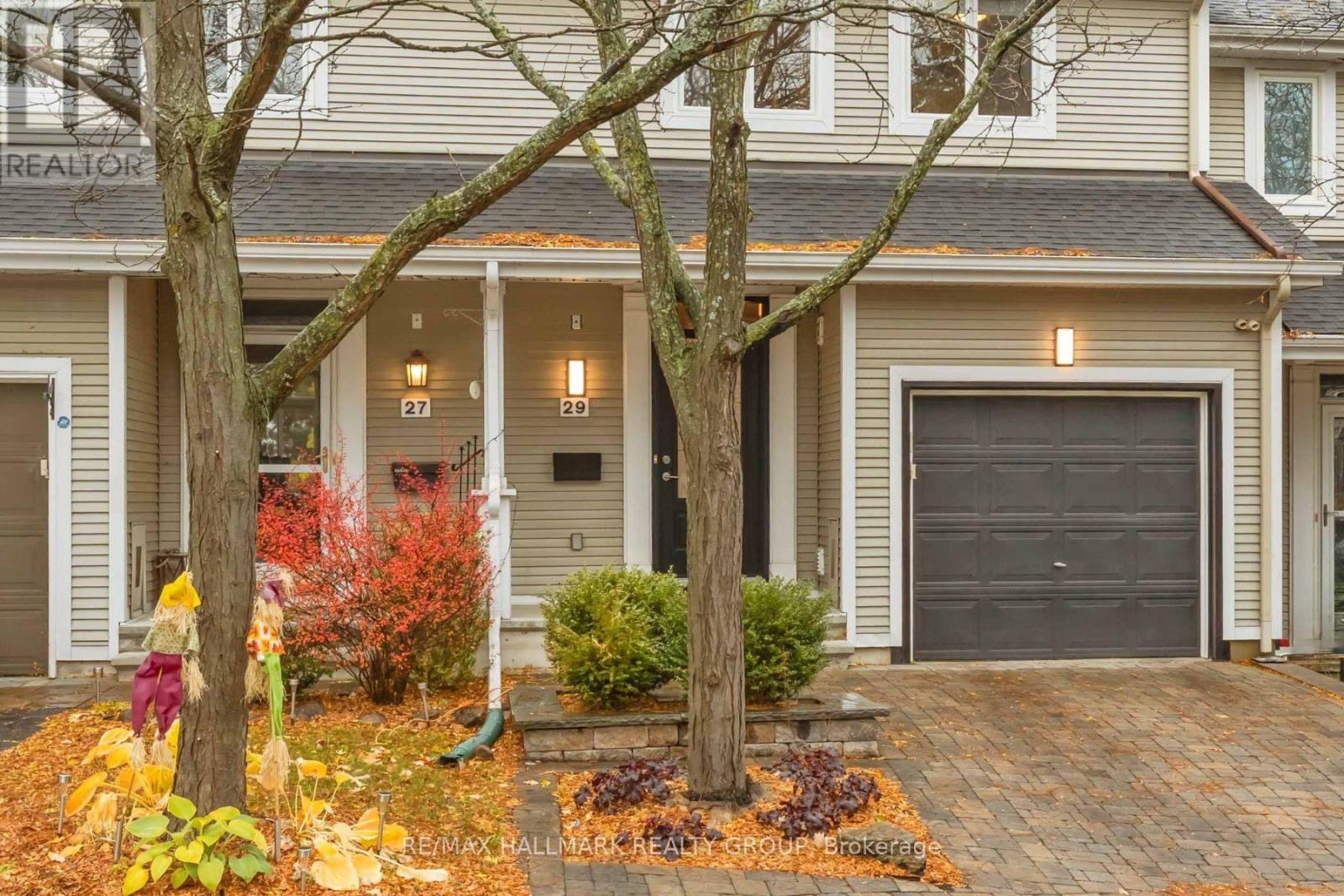 29 Maxton Private, Ottawa, Ontario  K1J 1J1 - Photo 3 - X12523248