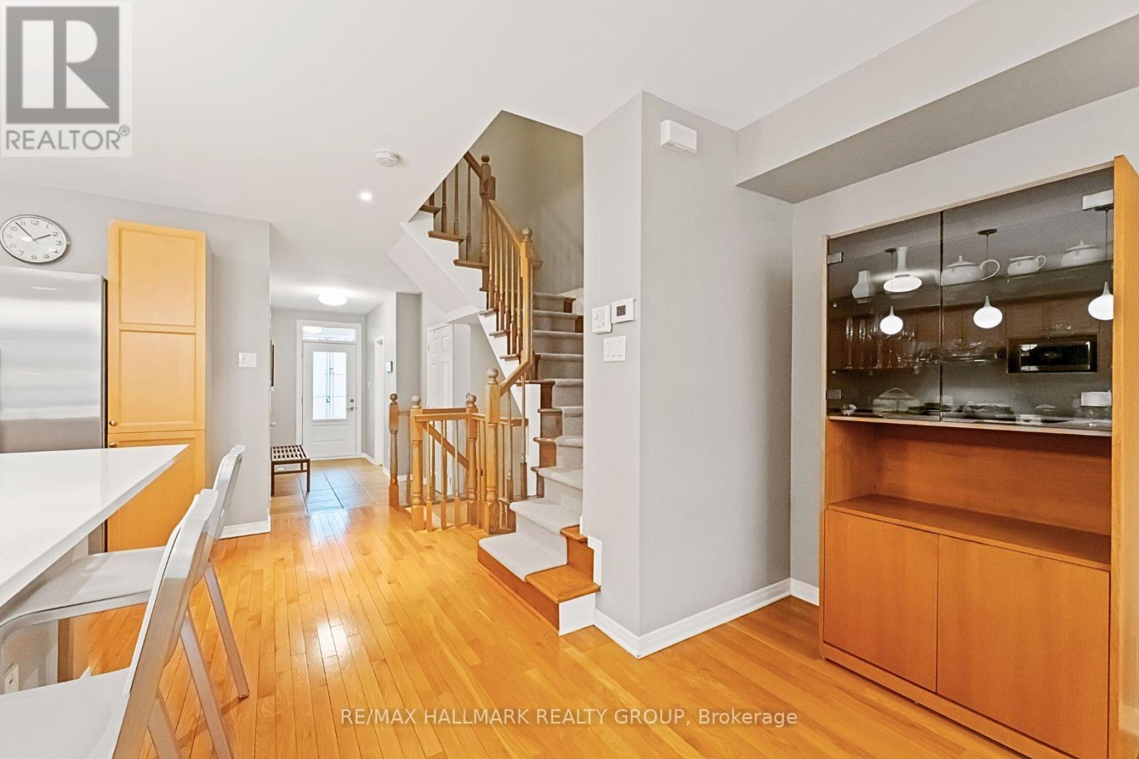 29 Maxton Private, Ottawa, Ontario  K1J 1J1 - Photo 5 - X12523248