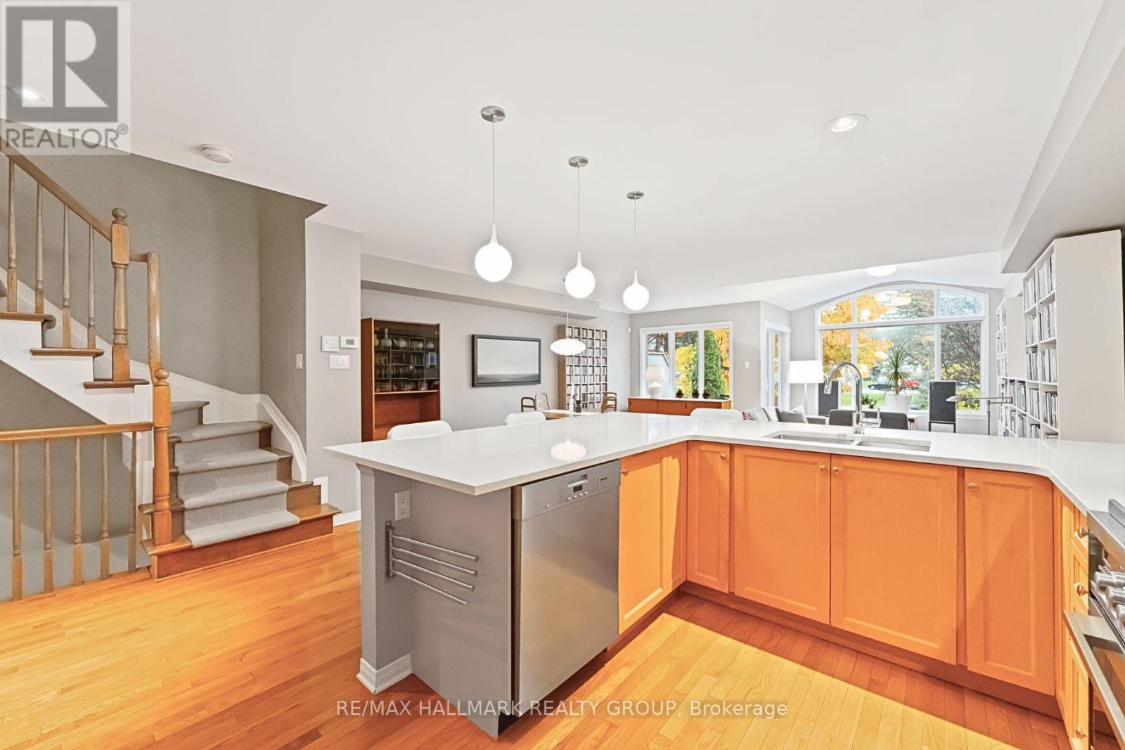 29 Maxton Private, Ottawa, Ontario  K1J 1J1 - Photo 7 - X12523248