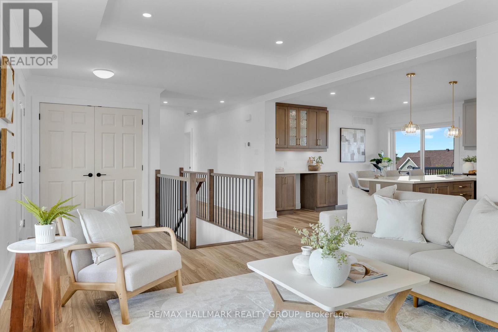 208 Trudeau Crescent, Russell, Ontario  K4R 1E5 - Photo 8 - X12523266