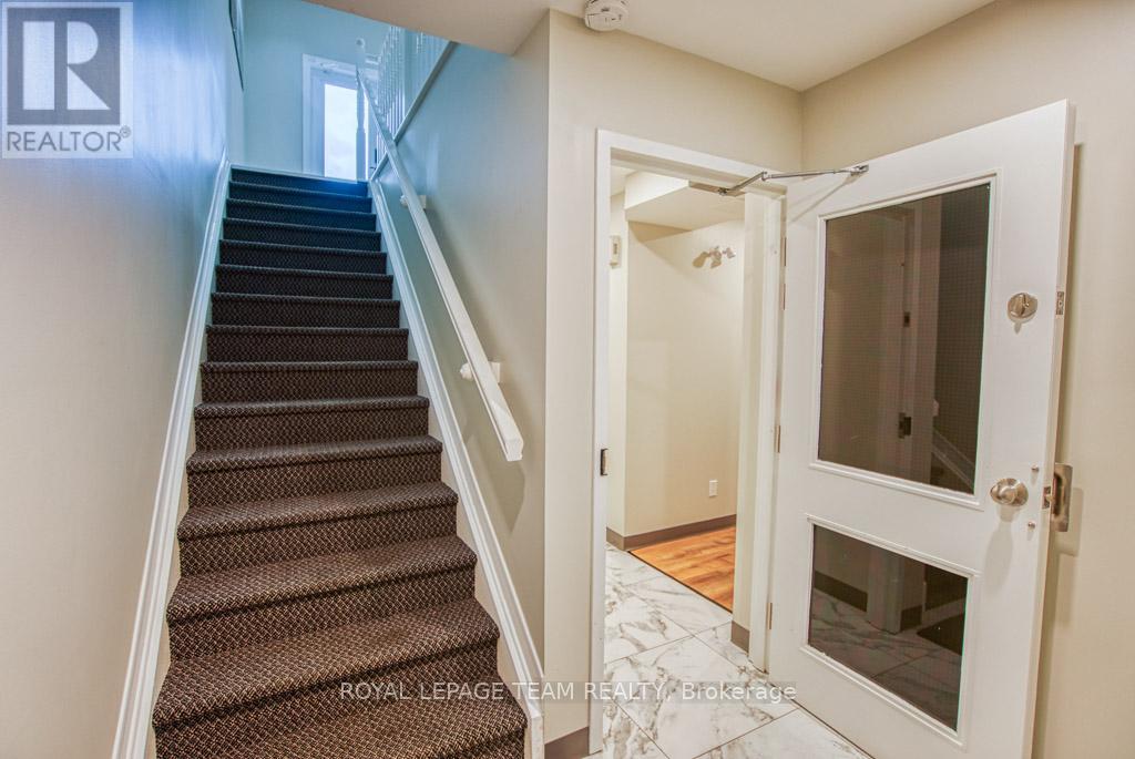 84 Centrepointe Drive, Ottawa, Ontario  K2G 6B1 - Photo 12 - X12523314