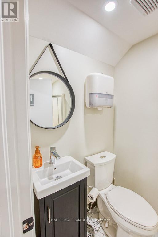 84 Centrepointe Drive, Ottawa, Ontario  K2G 6B1 - Photo 22 - X12523314