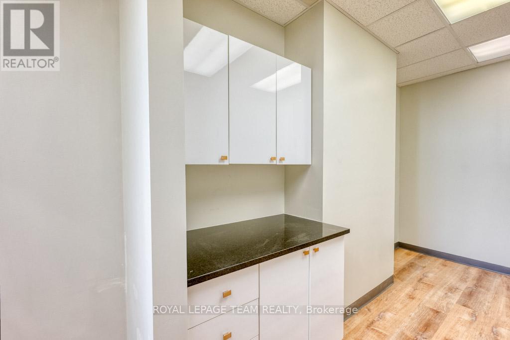 84 Centrepointe Drive, Ottawa, Ontario  K2G 6B1 - Photo 29 - X12523314