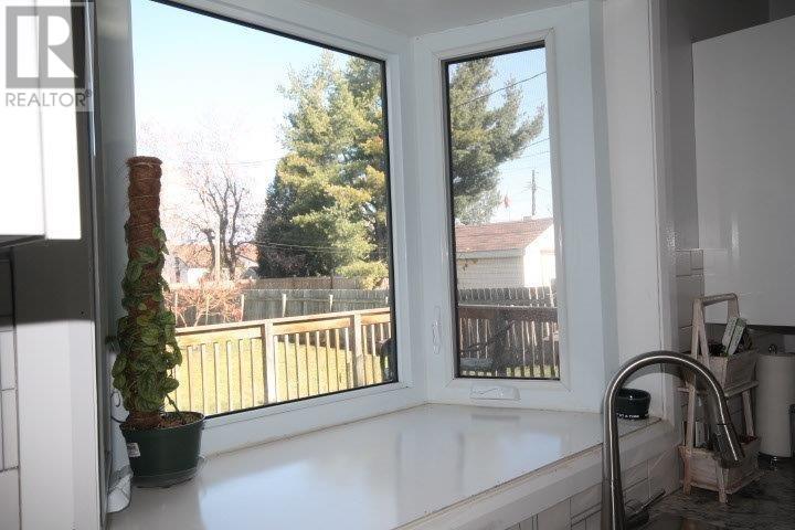 2613 Isabella St E, Thunder Bay, Ontario  P7E 5C9 - Photo 9 - TB253366