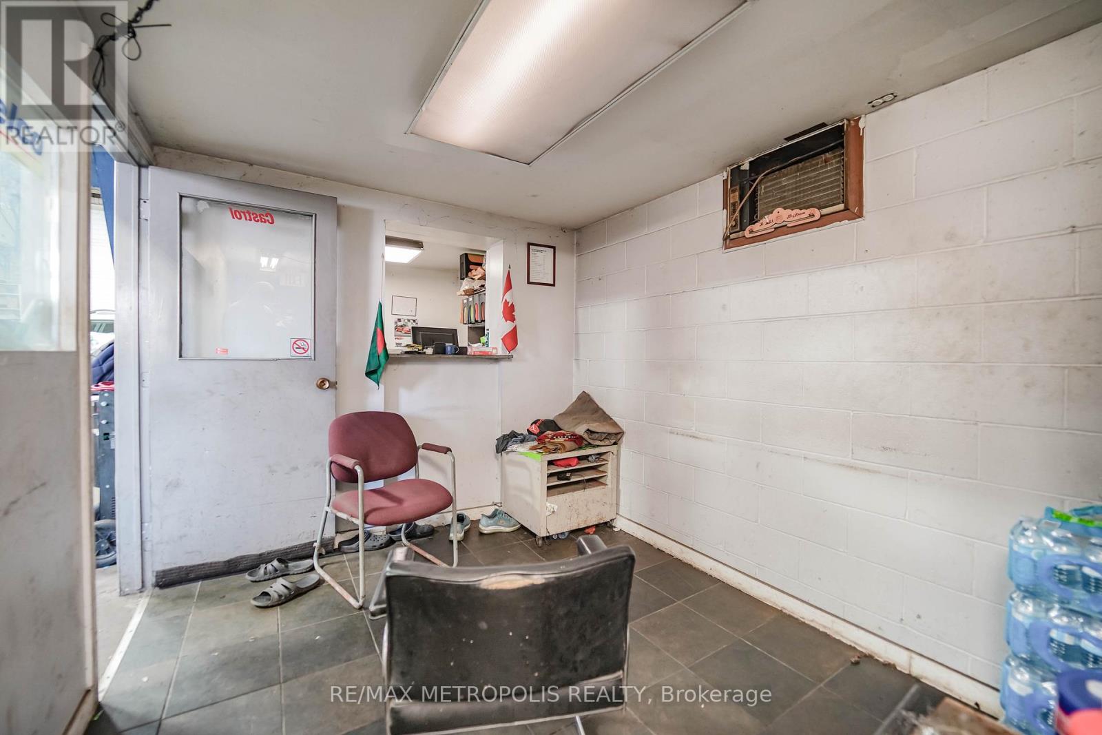 2789 & 2793 Danforth Avenue, Toronto, Ontario  M4C 1L9 - Photo 11 - E12523100