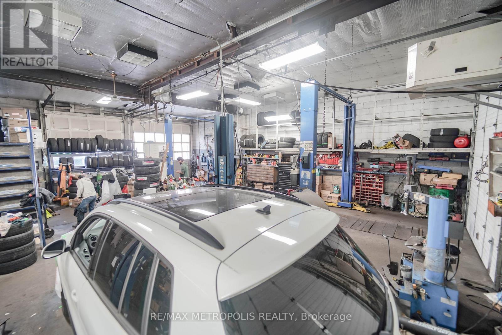 2789 & 2793 Danforth Avenue, Toronto, Ontario  M4C 1L9 - Photo 16 - E12523100