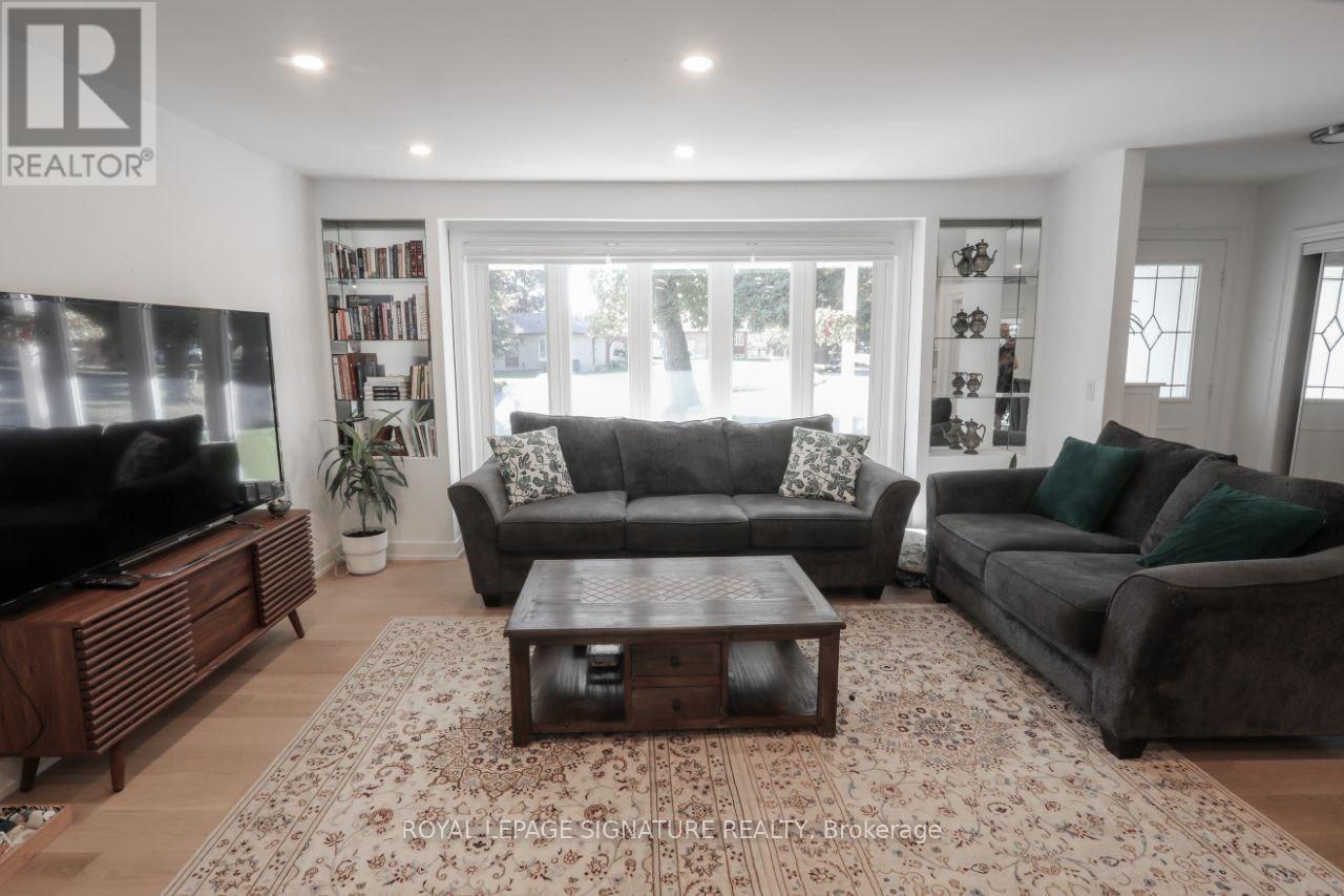 243 Acadia Drive, Oshawa, Ontario  L1G 1X9 - Photo 2 - E12523104