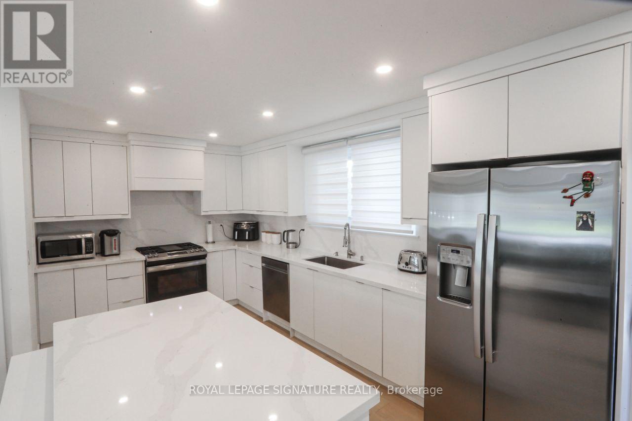 243 Acadia Drive, Oshawa, Ontario  L1G 1X9 - Photo 5 - E12523104