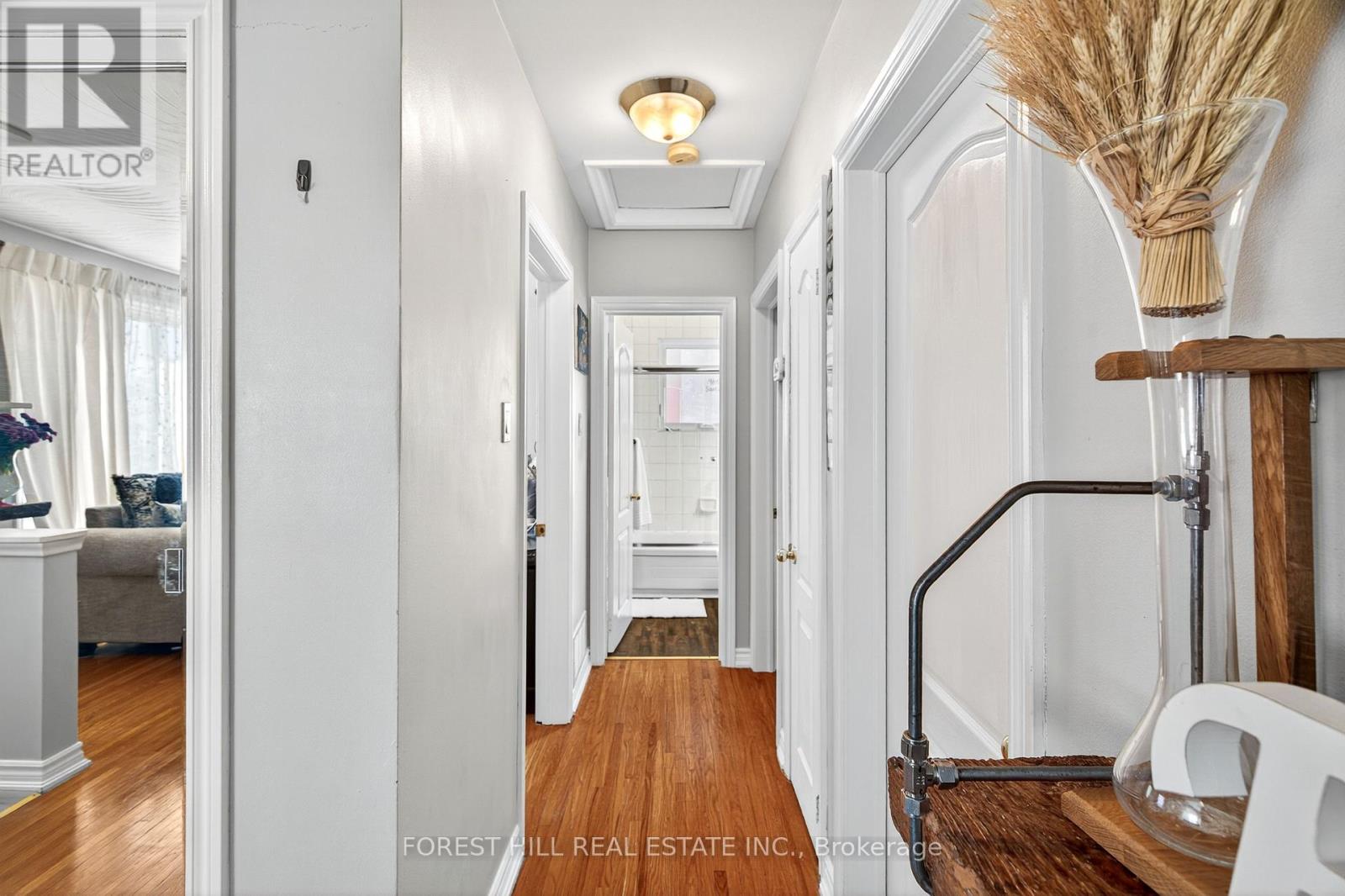 1550 Evangeline Drive, Oshawa, Ontario  L1J 3T2 - Photo 7 - E12522900