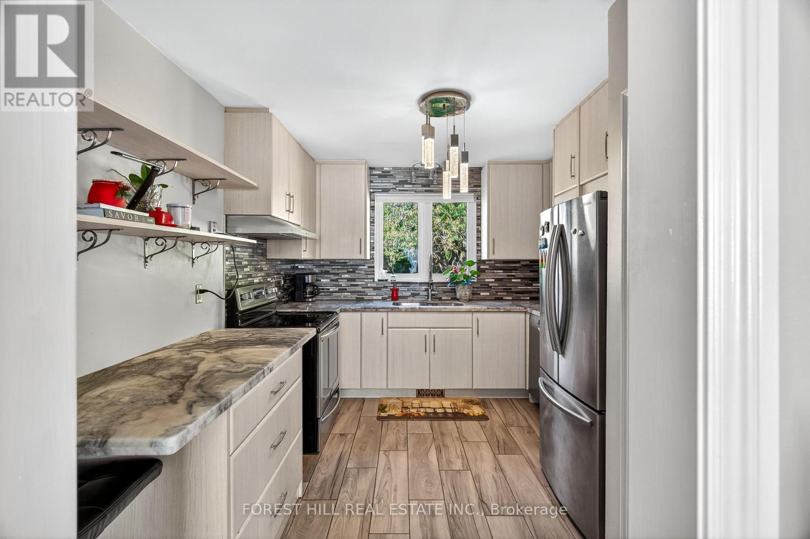 1550 Evangeline Drive, Oshawa, Ontario  L1J 3T2 - Photo 5 - E12522900