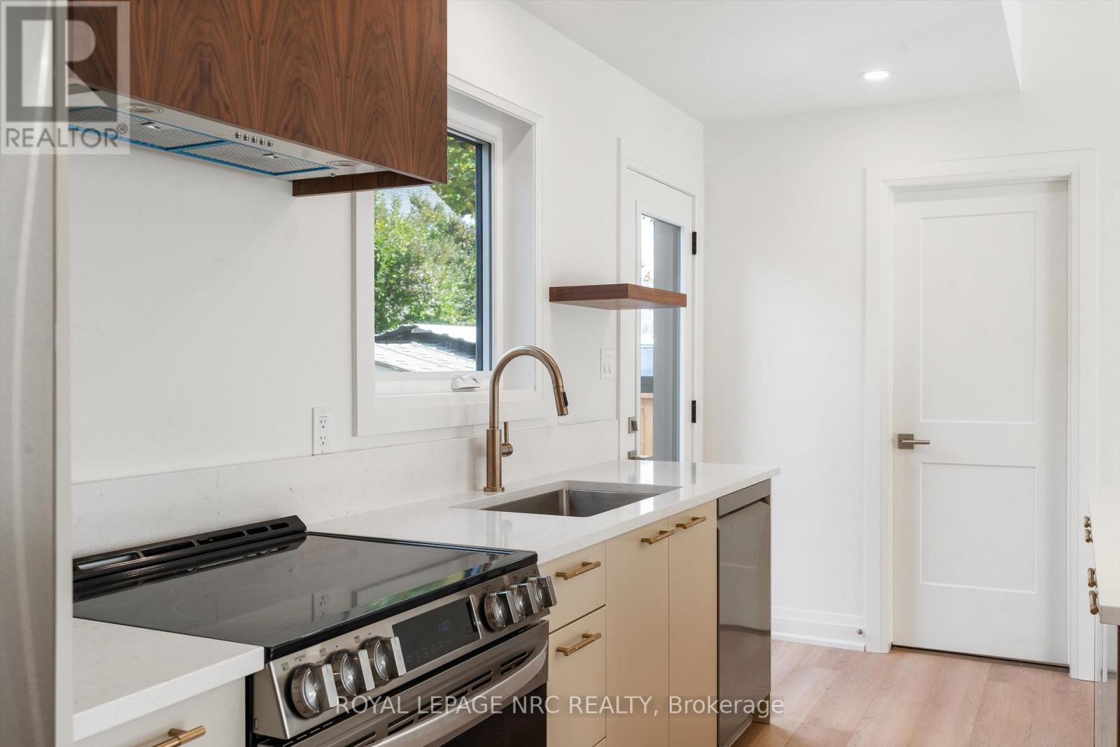 7619 Mulhern Road, Niagara Falls, Ontario L2H 1B3 - Photo 10 - X12523294