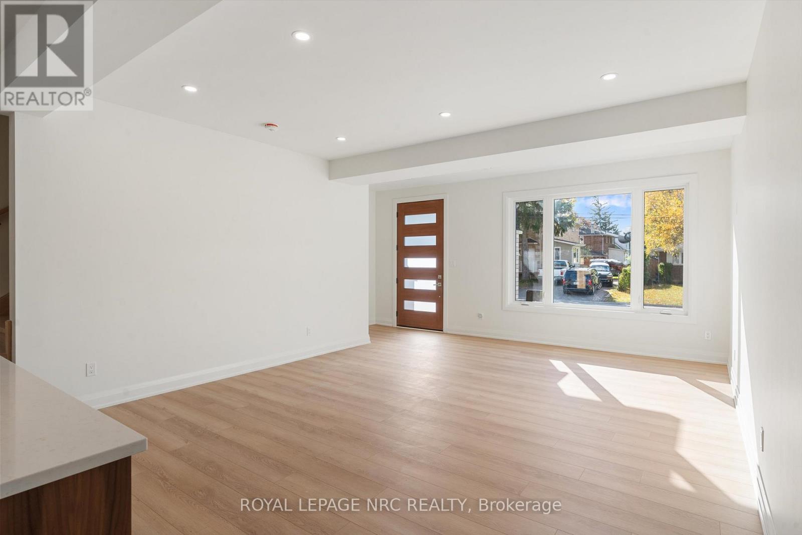 7619 Mulhern Road, Niagara Falls, Ontario L2H 1B3 - Photo 2 - X12523294