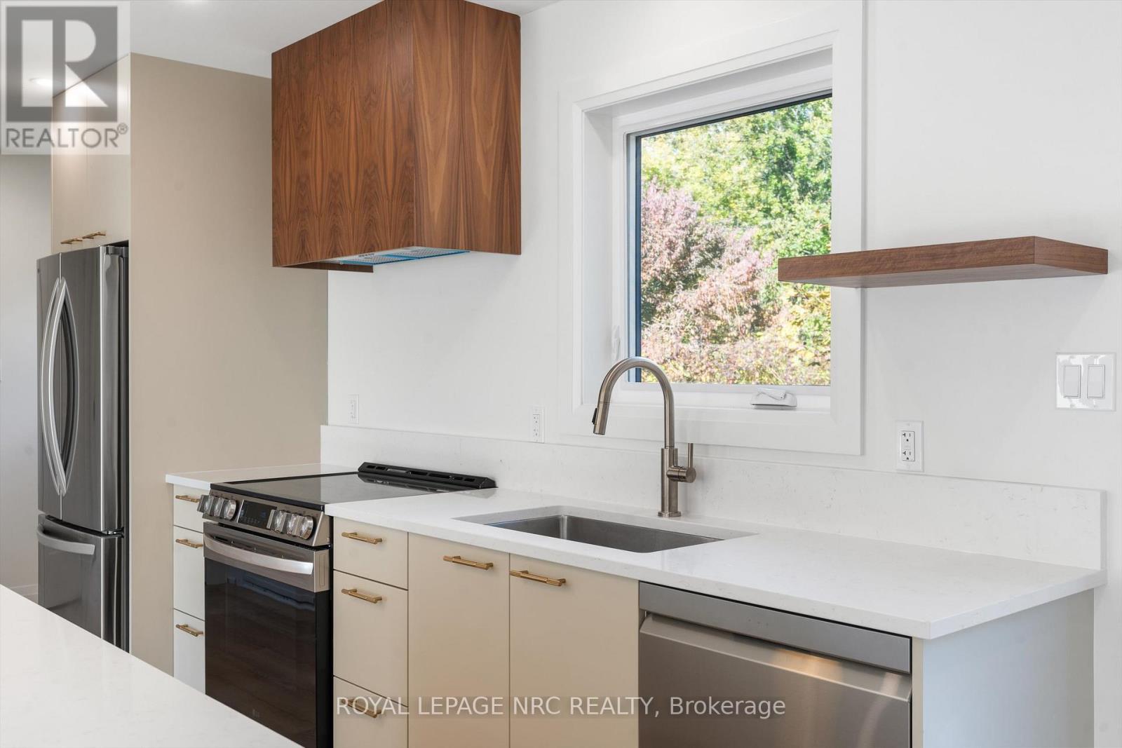 7619 Mulhern Road, Niagara Falls, Ontario L2H 1B3 - Photo 8 - X12523294