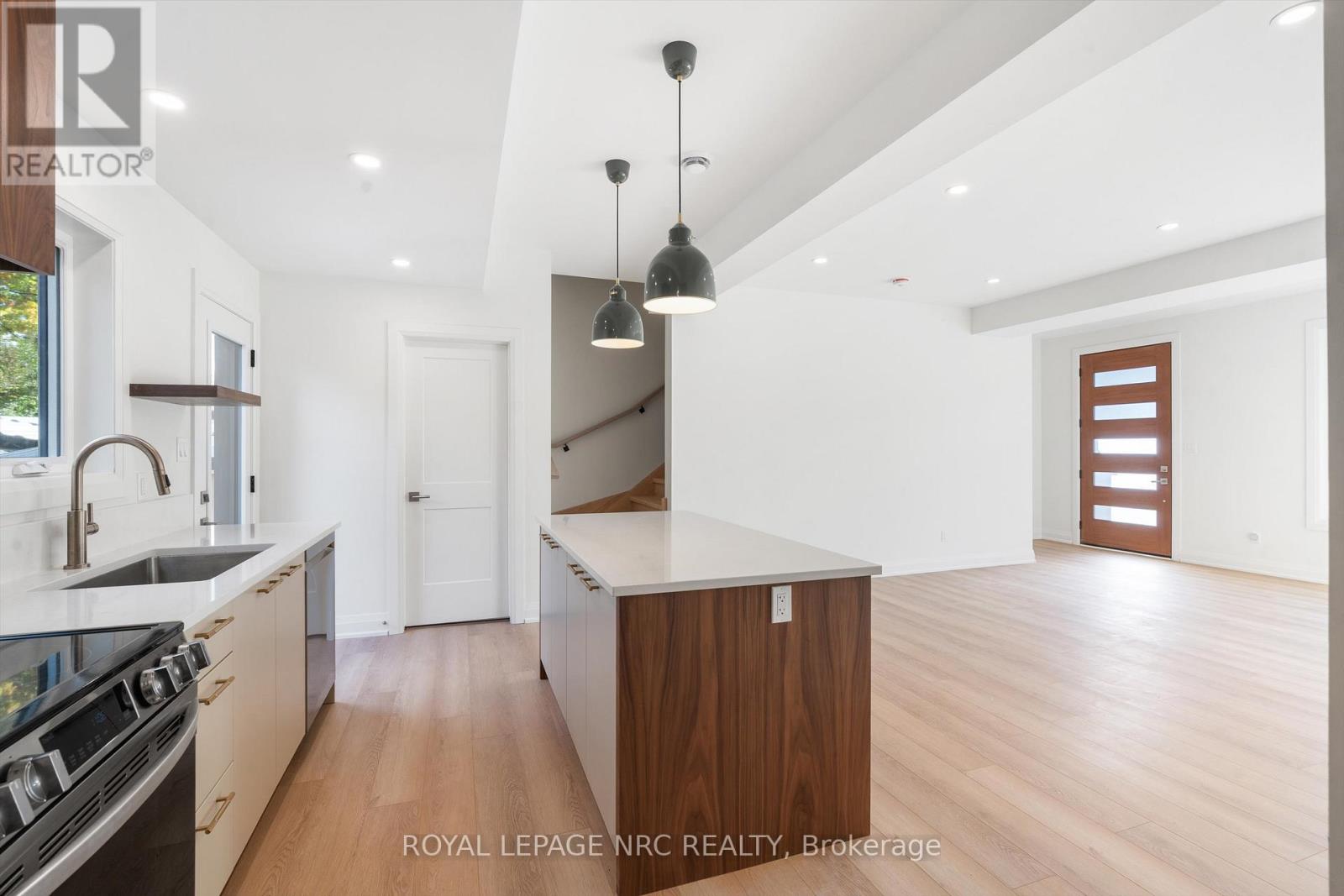 7619 Mulhern Road, Niagara Falls, Ontario L2H 1B3 - Photo 9 - X12523294